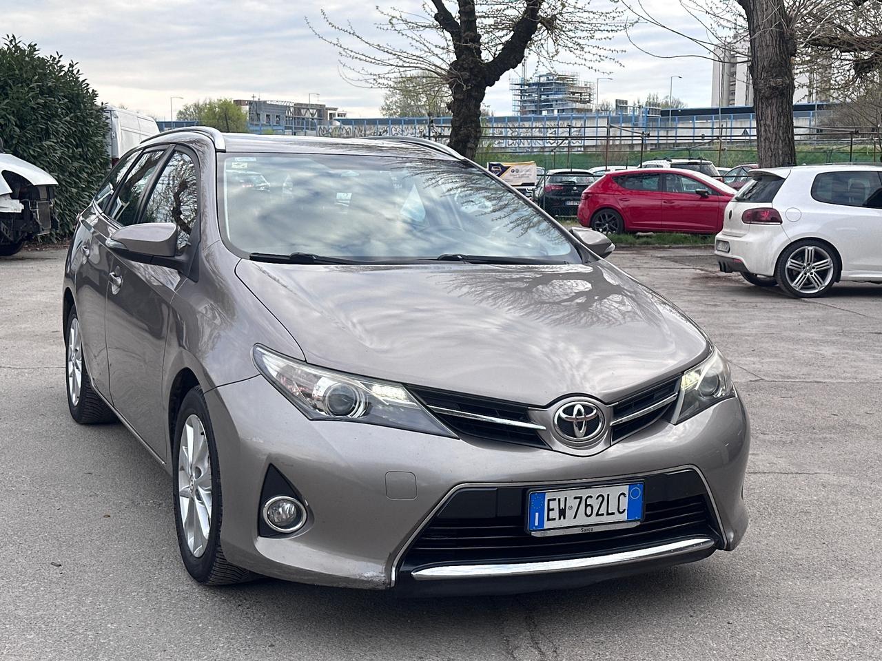 Toyota Auris Touring Sports 1.4 D-4D Lounge