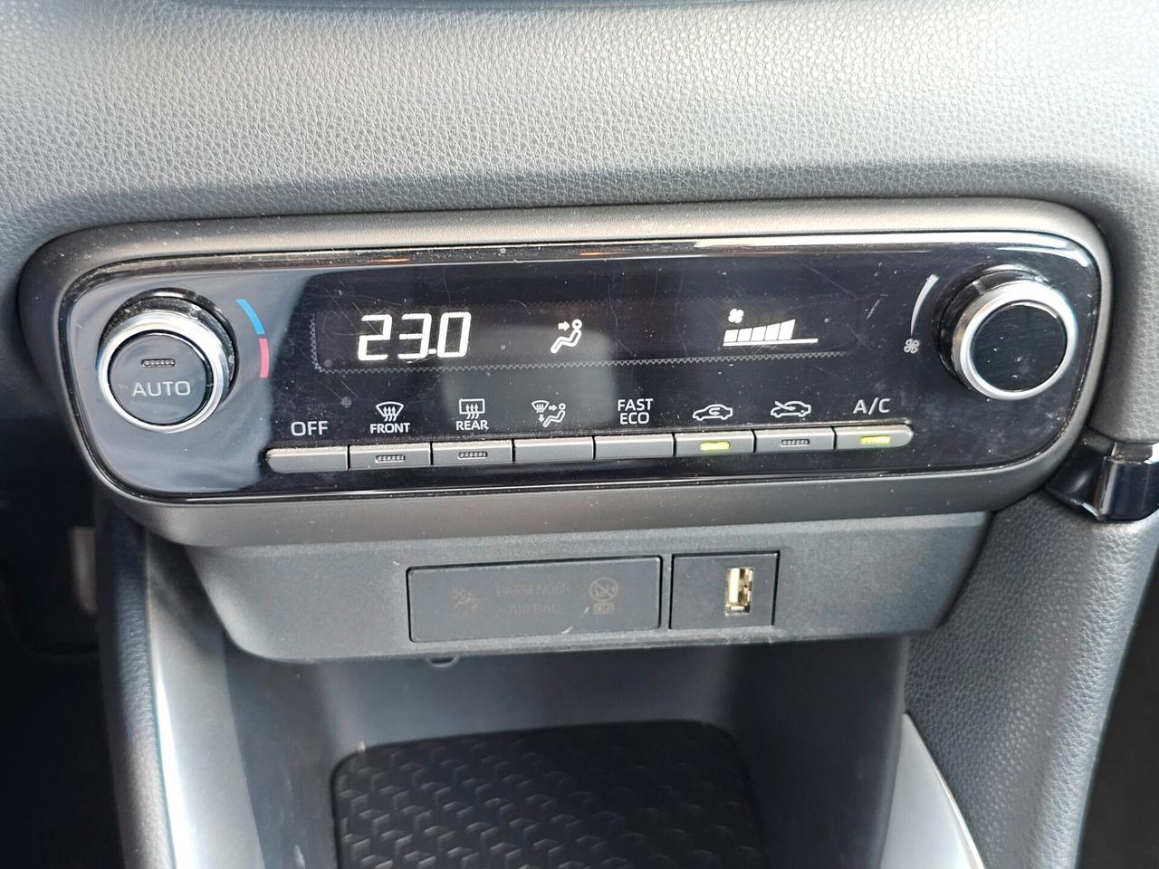 Toyota Yaris 1.5 Hybrid 5 porte Business