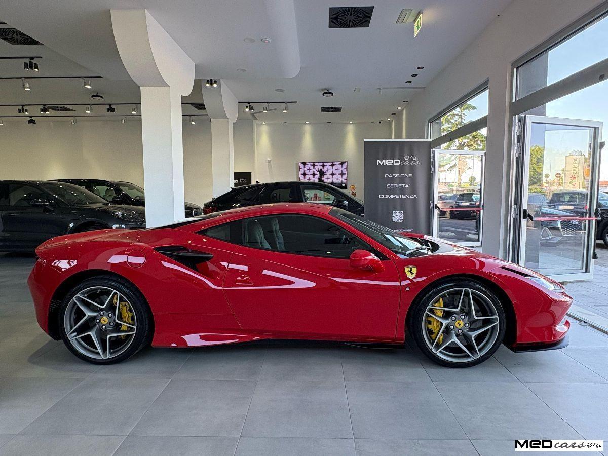 FERRARI - F8 - Tributo