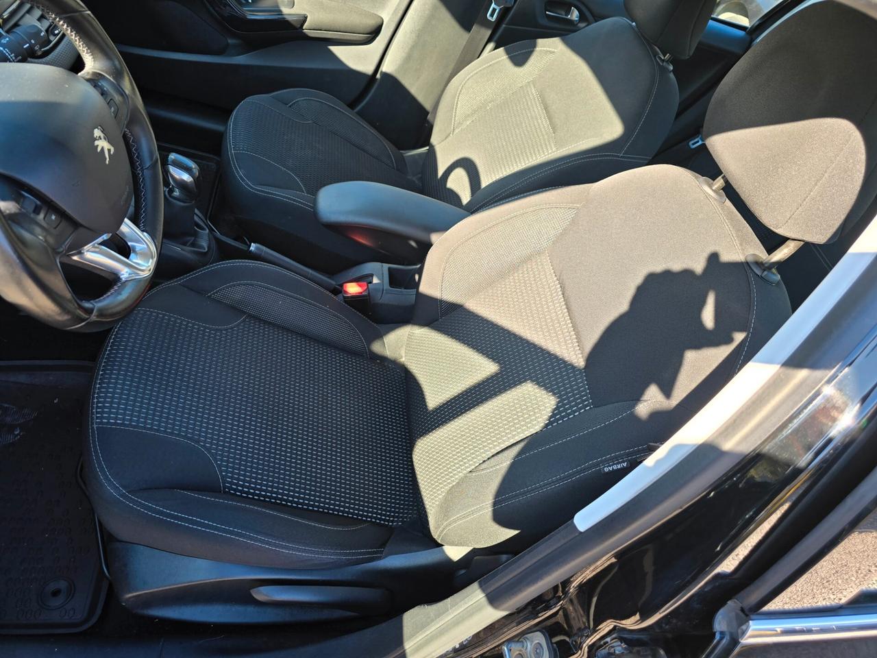 Peugeot 208 BlueHDi 100 5 porte Allure