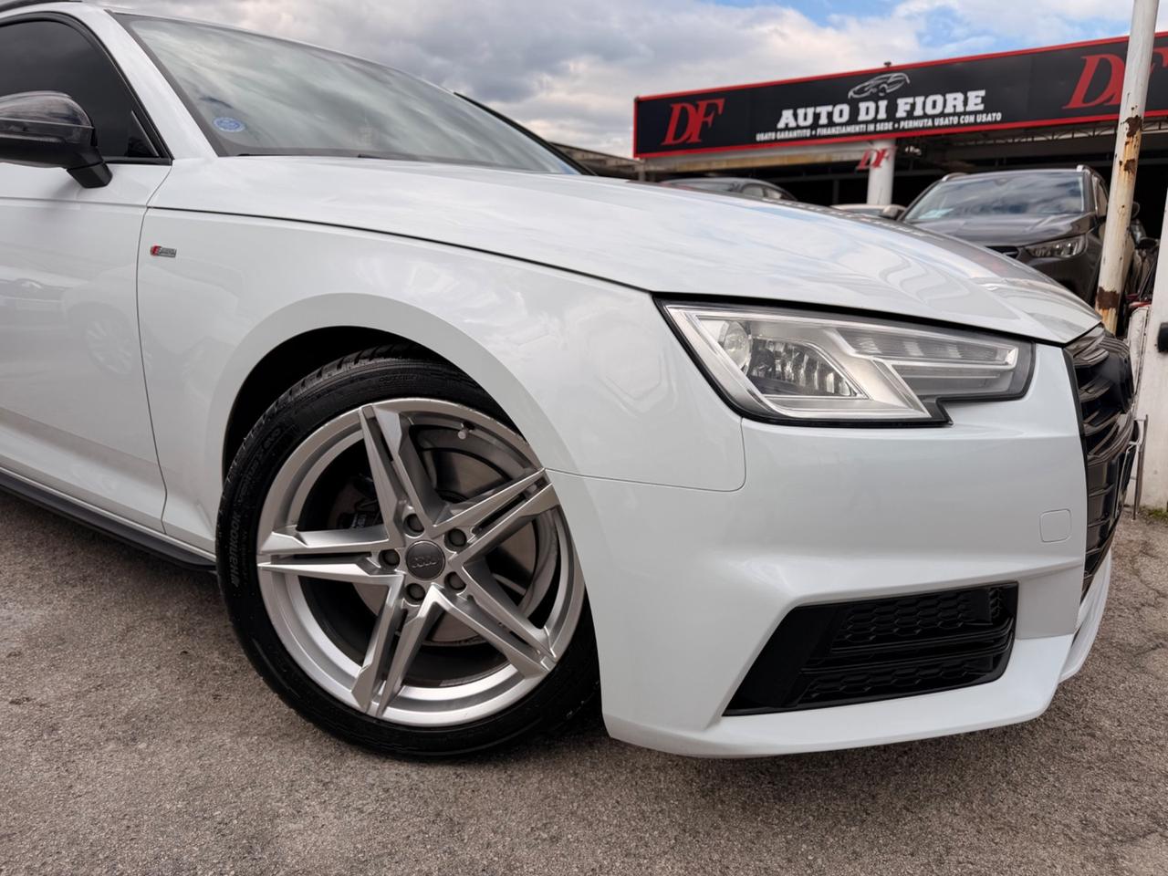 Audi A4 Avant 2.0 TDI 150 CV S-Line INT/EST