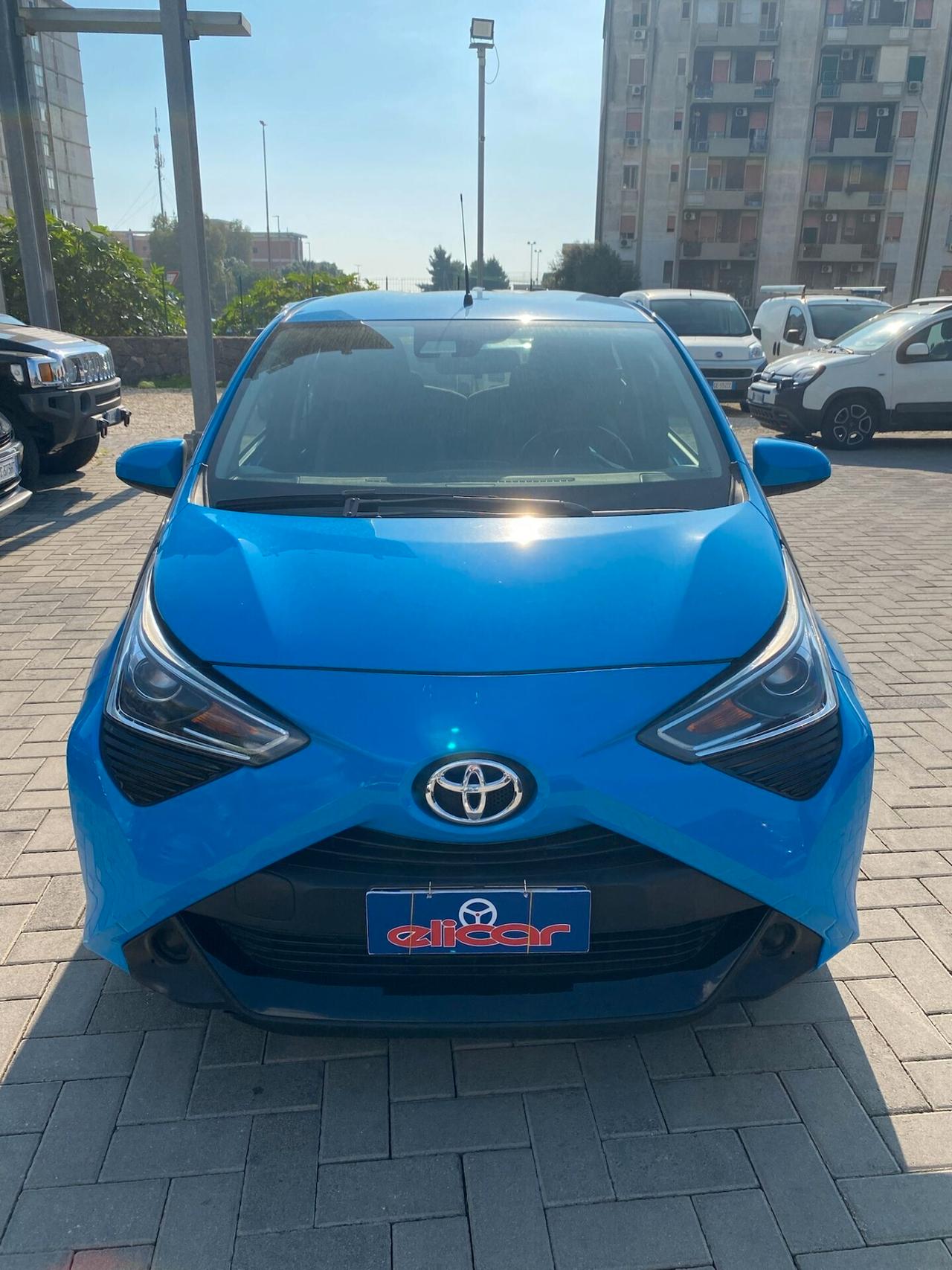 Toyota Aygo Connect 1.0 VVT-i 72 CV 5 porte