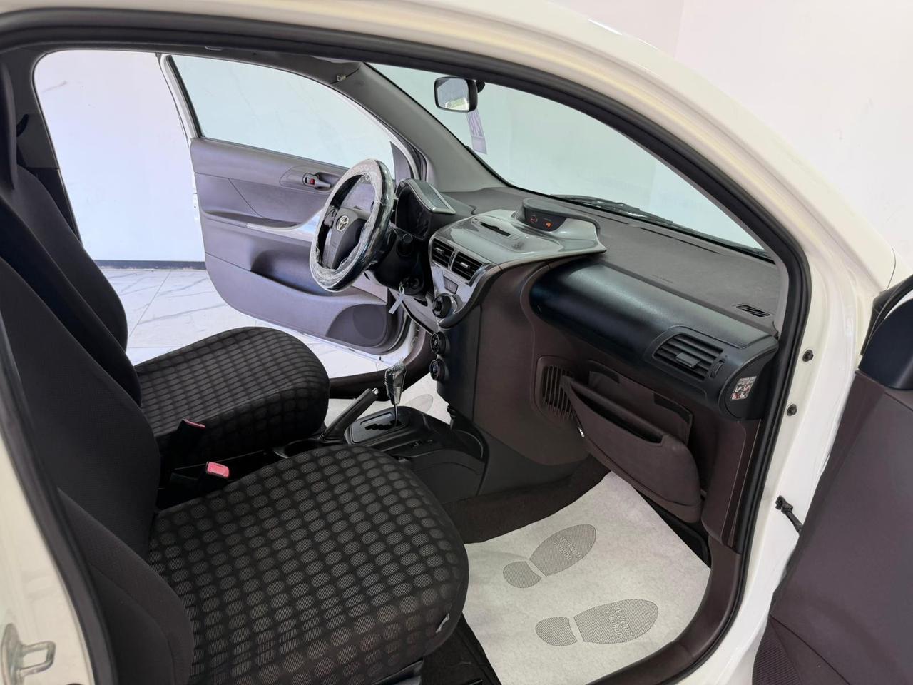 Toyota iQ 1.3 Executive-AUTOMATICA-2009