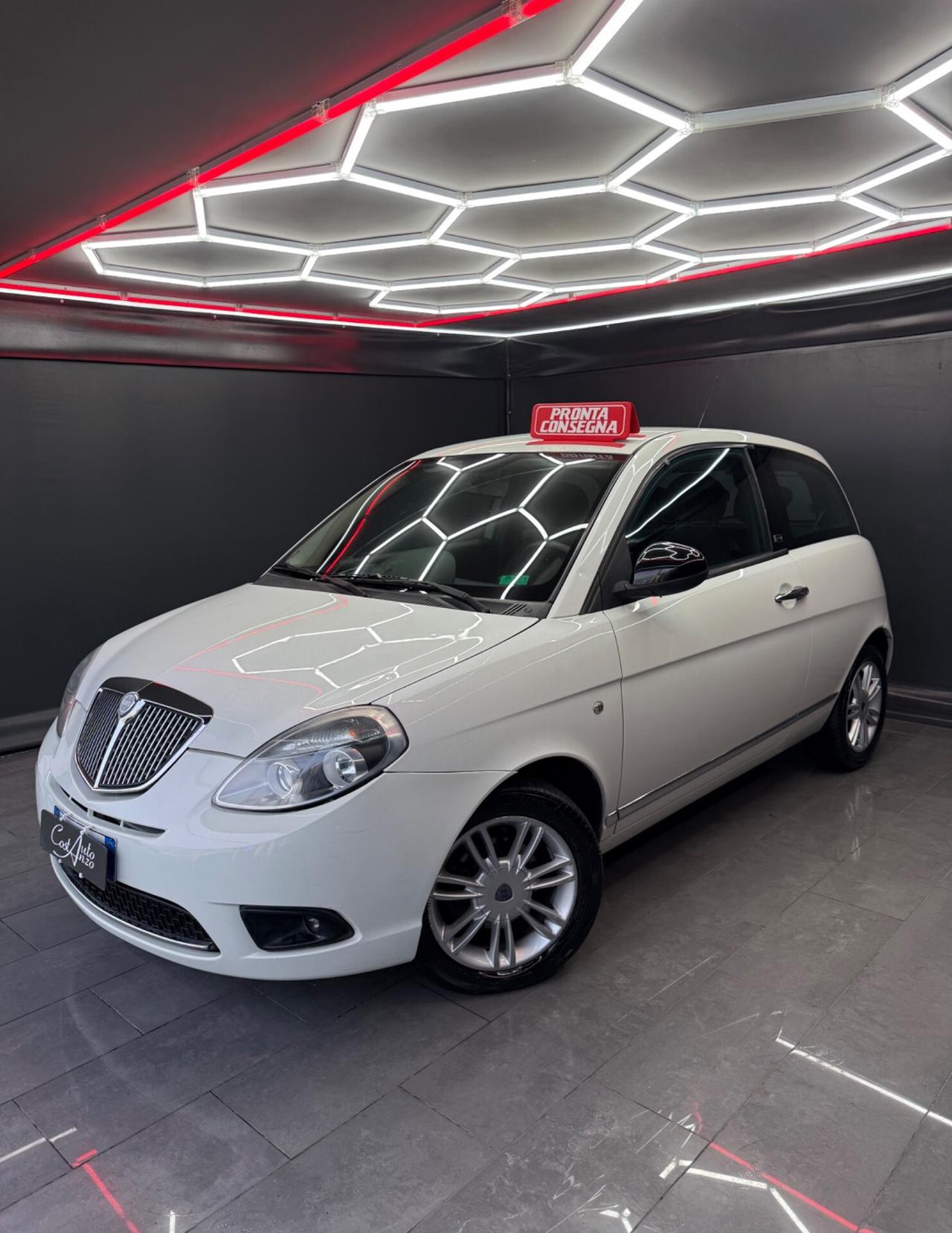 Lancia Ypsilon 1.3 Multijet 75 CV Unyca 2012