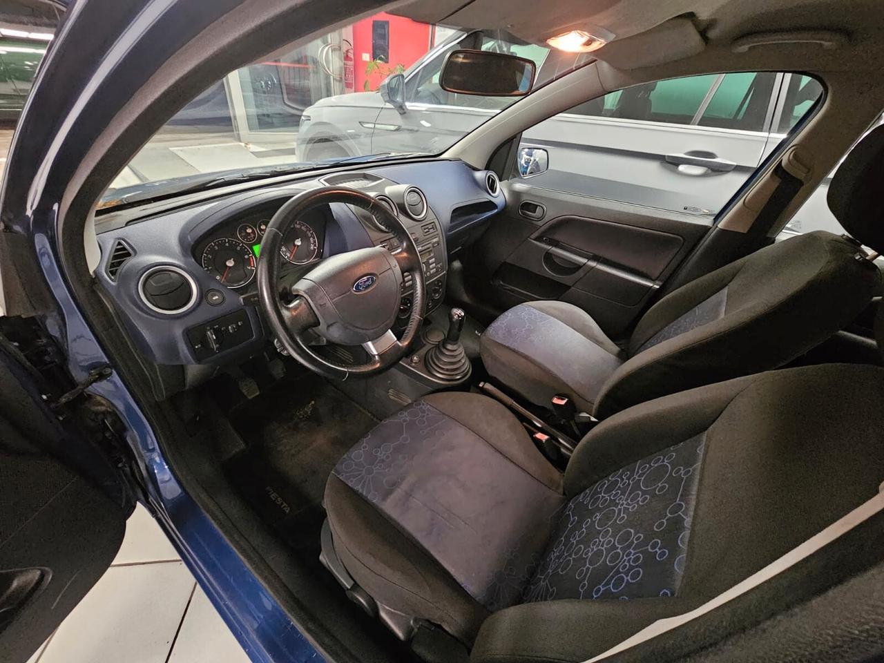 Ford Fiesta 1.2 16V 5p. Ghia