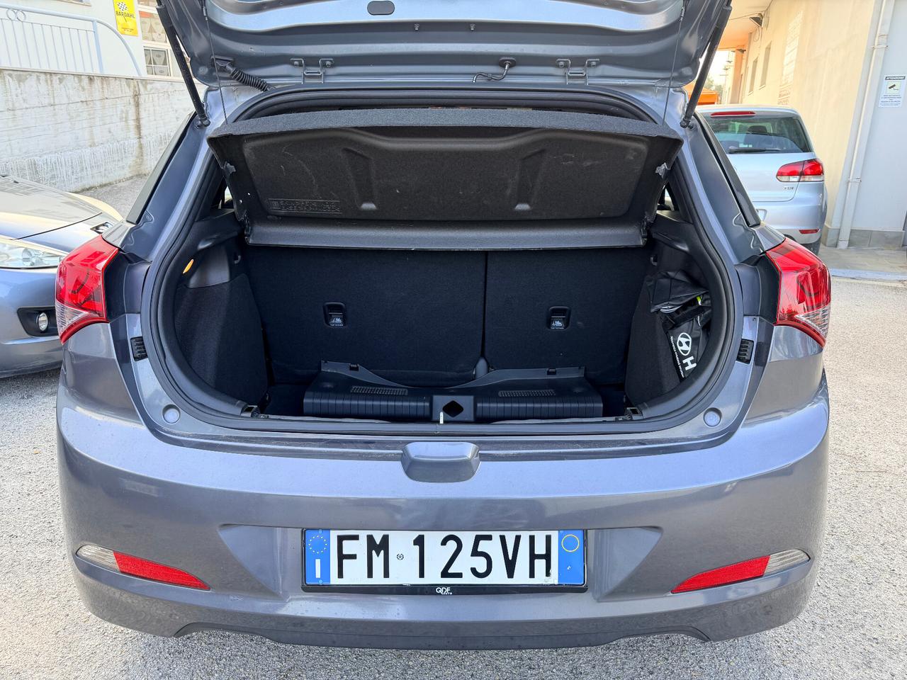HYUNDAI i20 1.1 CRDI BLACKLINE