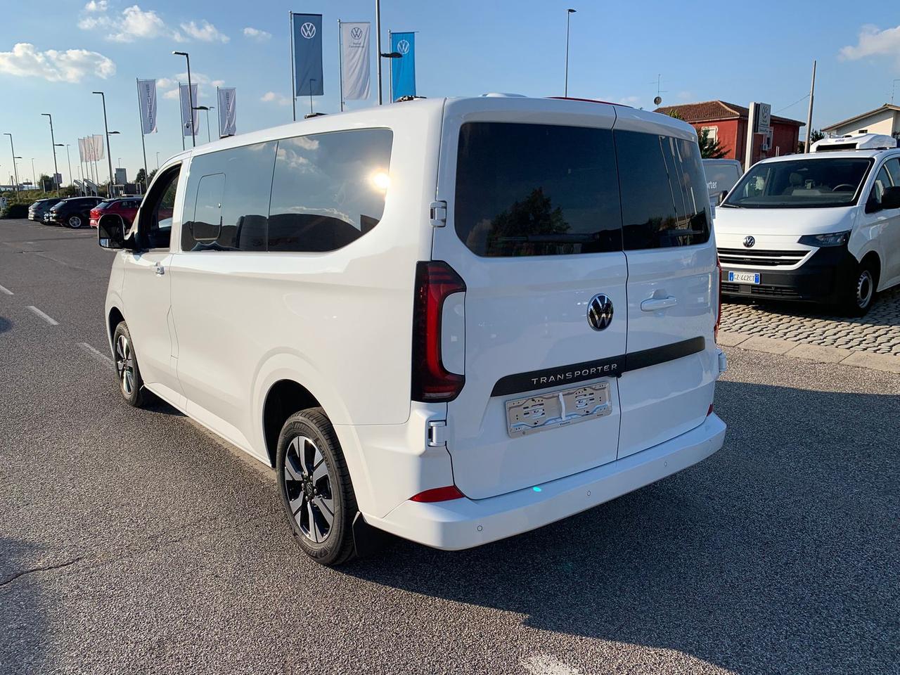Volkswagen T7 Transporter t7 32 kombi 2.0 tdi 150cv l1