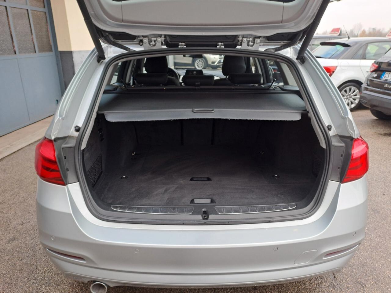 BMW 318D Touring 150CV Business - EURO 6B