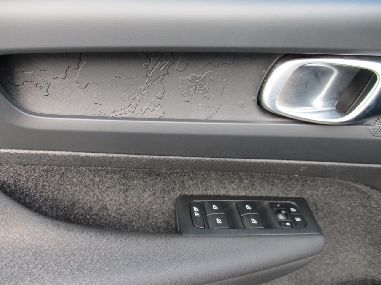 Volvo XC40 T2 automatico Essential