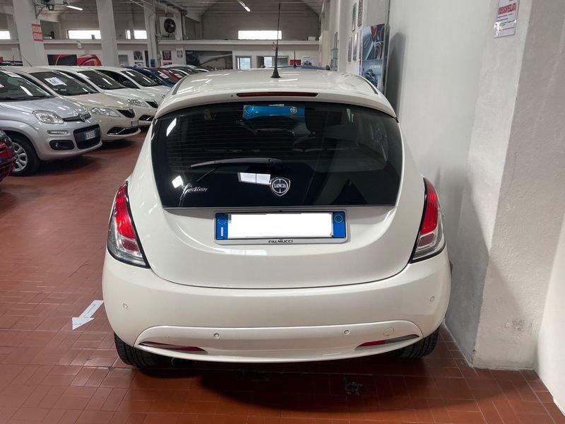 Lancia Ypsilon 1.2 69 CV 5 porte Gold