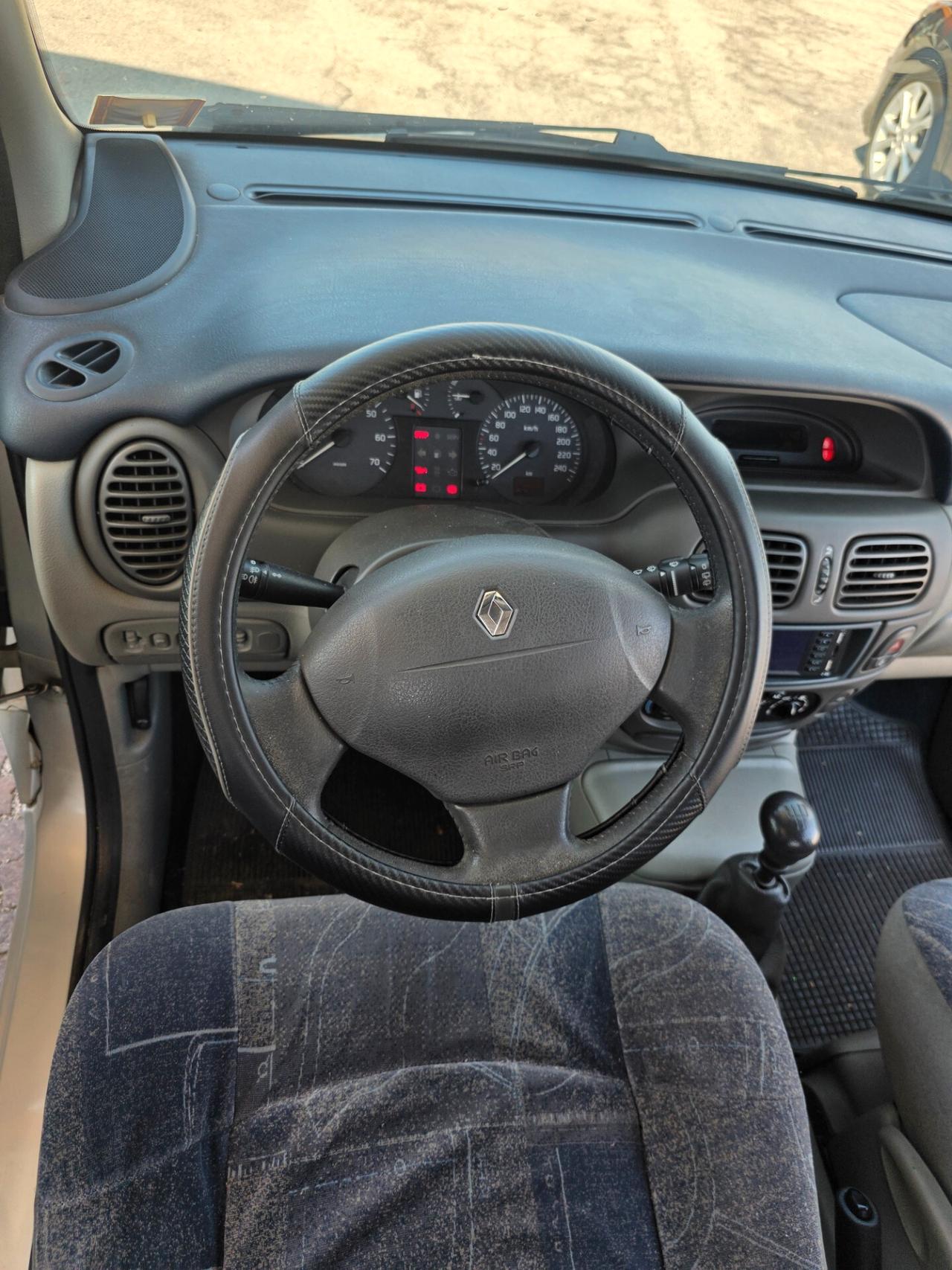 Renault Scenic RXE 1.6 con 132.000km Neopatentati ok