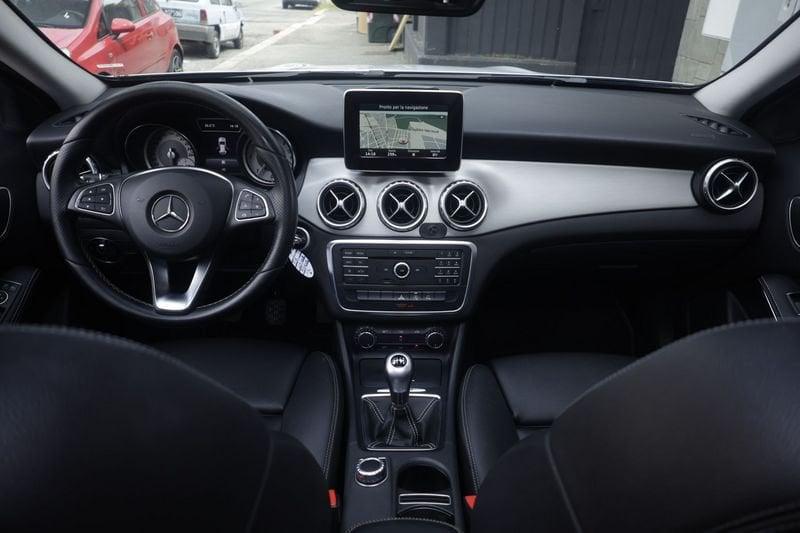 Mercedes-Benz GLA Mercedes-Benz GLA 200 d Enduro Tetto Panoramico Unicoproprietario