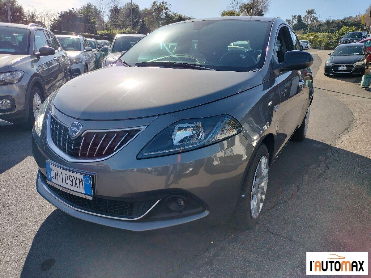 LANCIA - Ypsilon 1.0 firefly hybrid Gold s&s 70cv