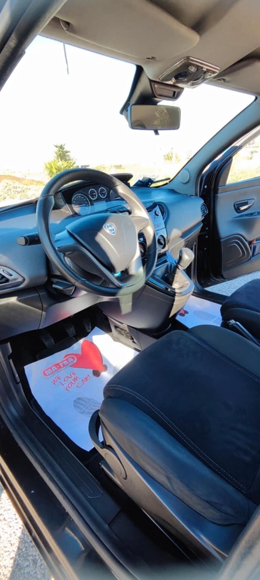 Lancia Ypsilon 1.2 69 CV 5 porte GPL Ecochic Platinum