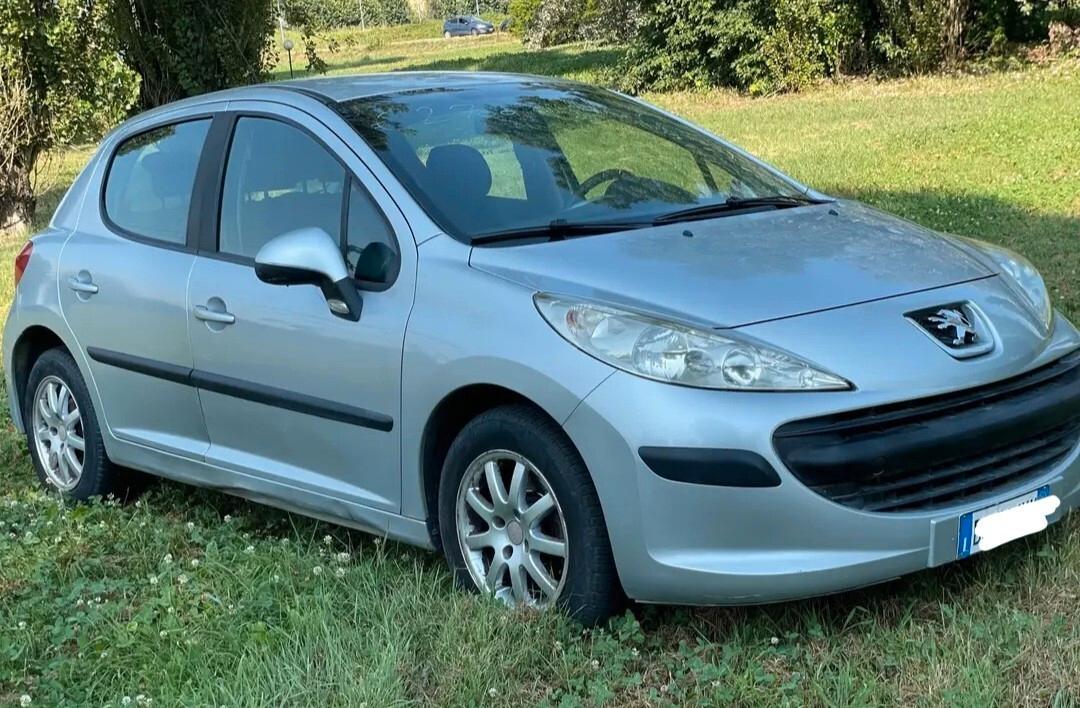 Peugeot 207 1.4 HDi 70CV 5p. ONE Line