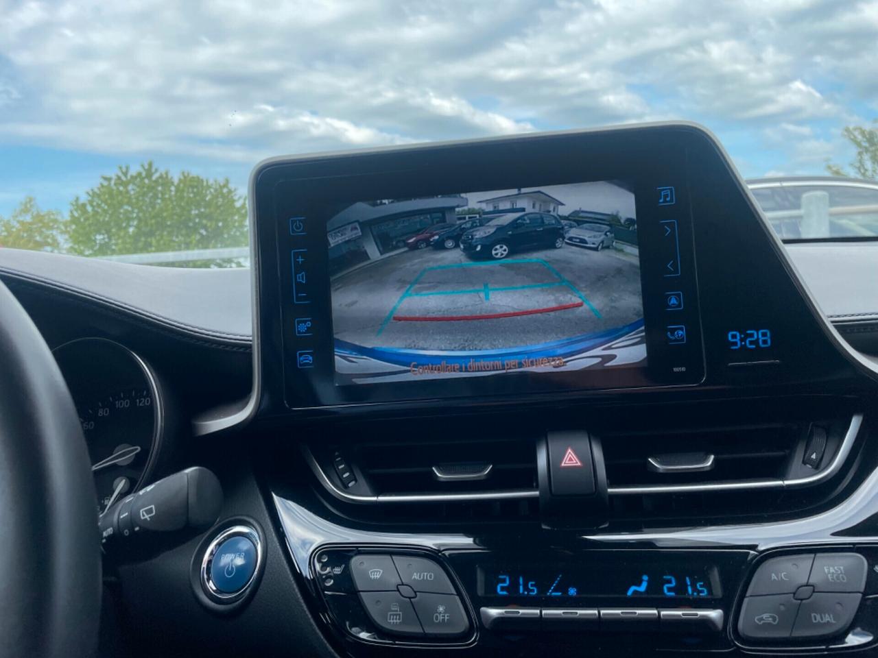 Toyota C-HR 1.8 Ibrida Neopatentati