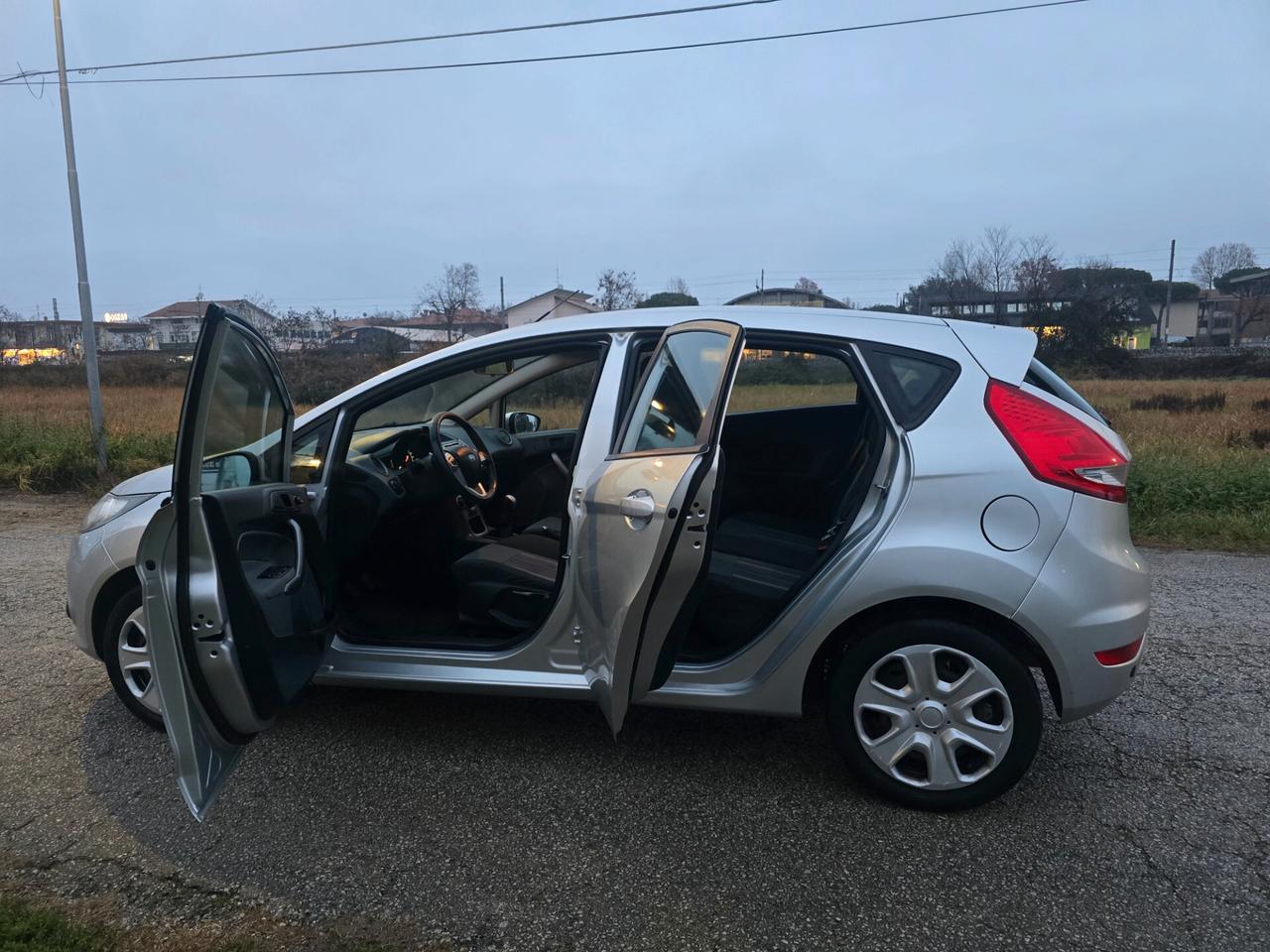 Ford Fiesta 1.2 Benzina con GARANZIA-NEOPATENTATI