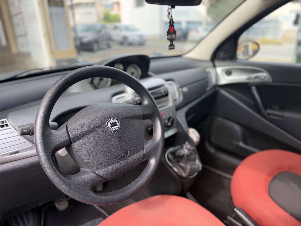 Lancia Ypsilon 1.2 Argento