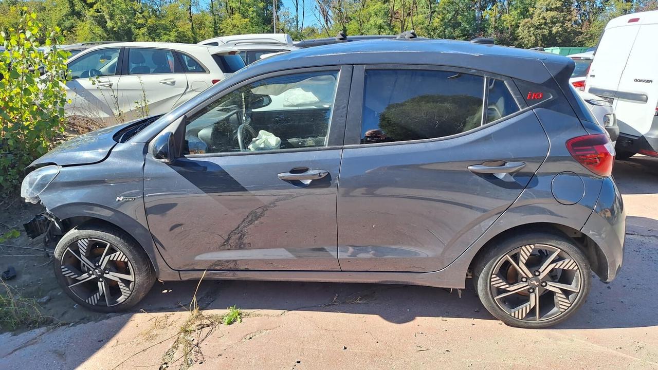 HYUNDAI I10 2023 SINISTRATA BENZINA