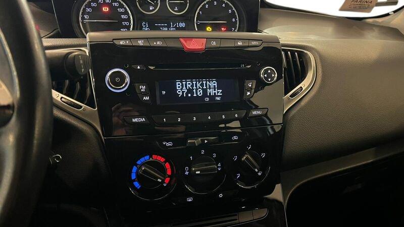 Lancia Ypsilon Ypsilon 1.2 69 CV 5 porte Silver