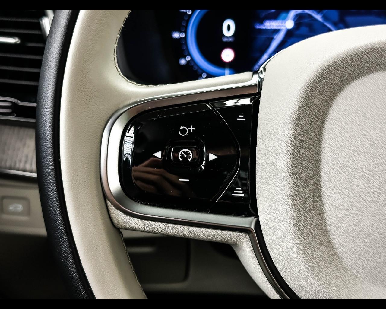 VOLVO XC90 (2014-->) - XC90 B5 (d) AWD automatico 7 posti Plus Bright