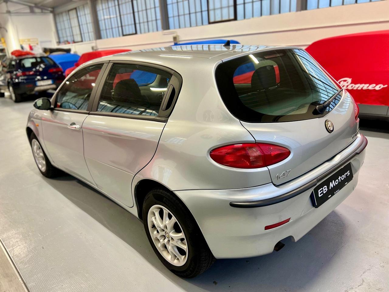 Alfa Romeo 147 1.6 16V Twin Spark Distinctive 5p