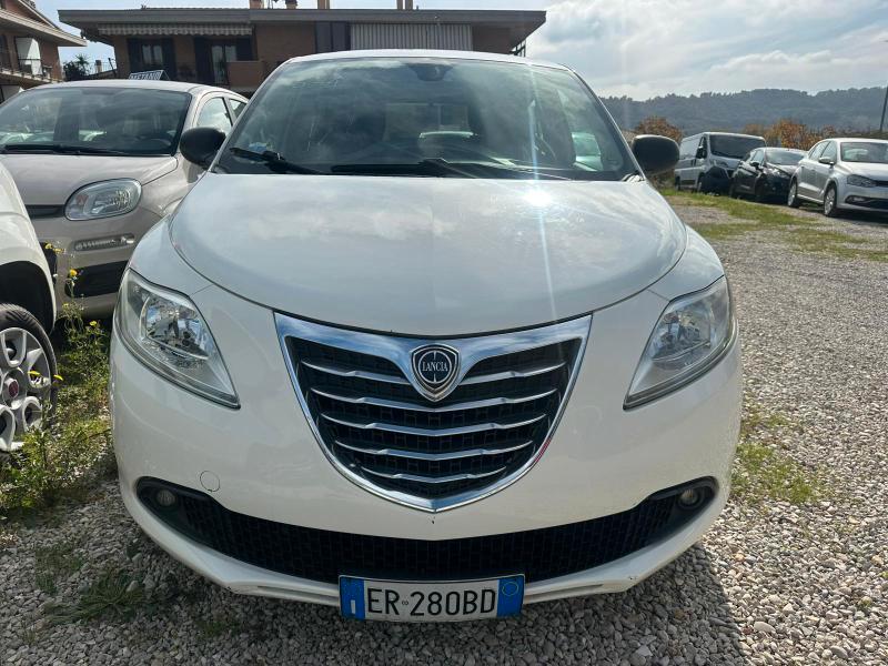 Lancia Ypsilon 5 Porte Ypsilon 0.9 t.air Gold ecochic metano 80cv