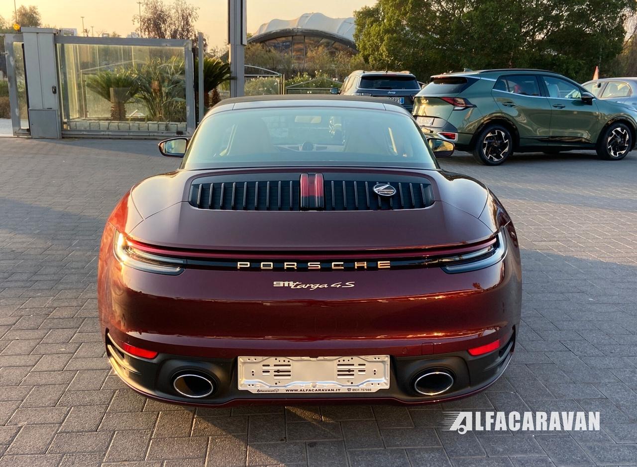 Porsche 911 992 Targa 3.0 4S Heritage Design Edition pdk 165/992