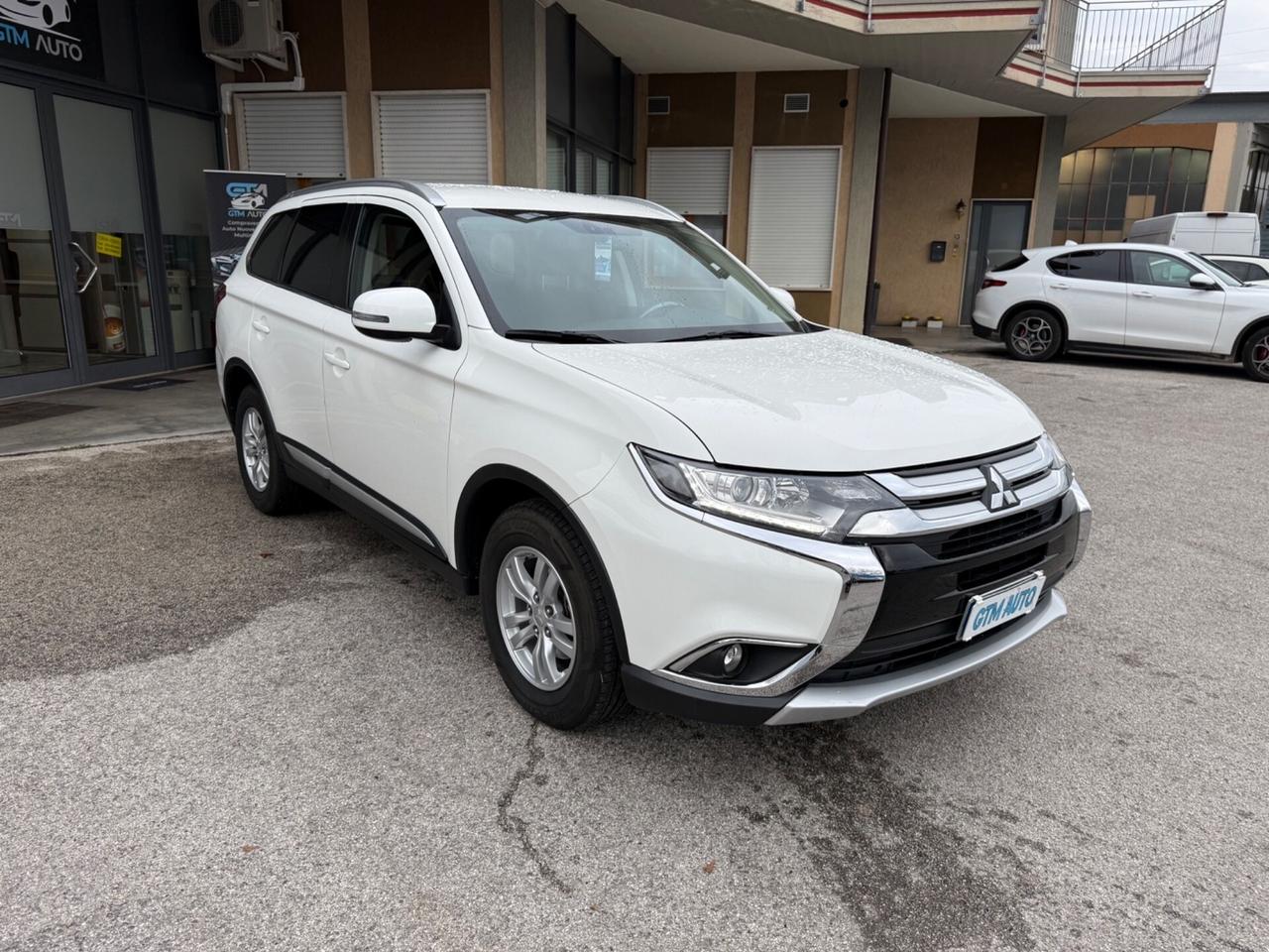 Mitsubishi Outlander 2.0 MIVEC 2WD Intense