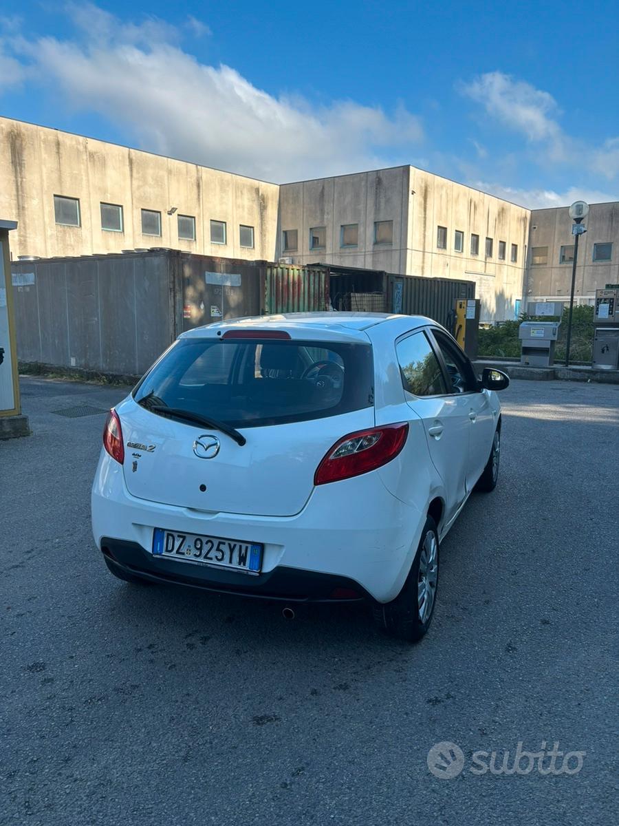 MAZDA 2 1.3BENZ ANNO 2010