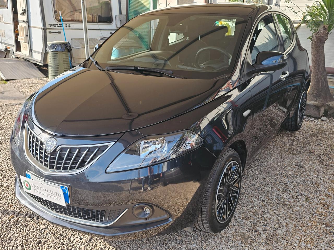 Lancia Ypsilon 1.0 FireFly 5 porte S&S Hybryd Gold