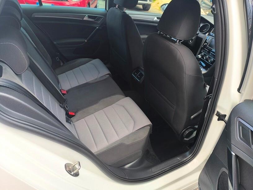 Volkswagen Golf 2.0 TDI 5p. 150 CV R-LINE