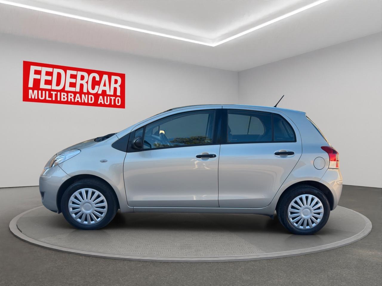 Toyota Yaris 1.0 5 porte Now