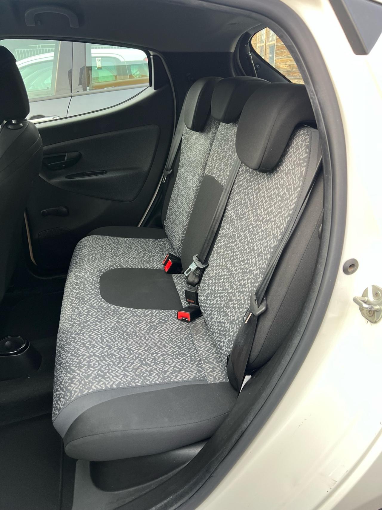 Lancia Ypsilon 1.0 FireFly Hybrid 2021