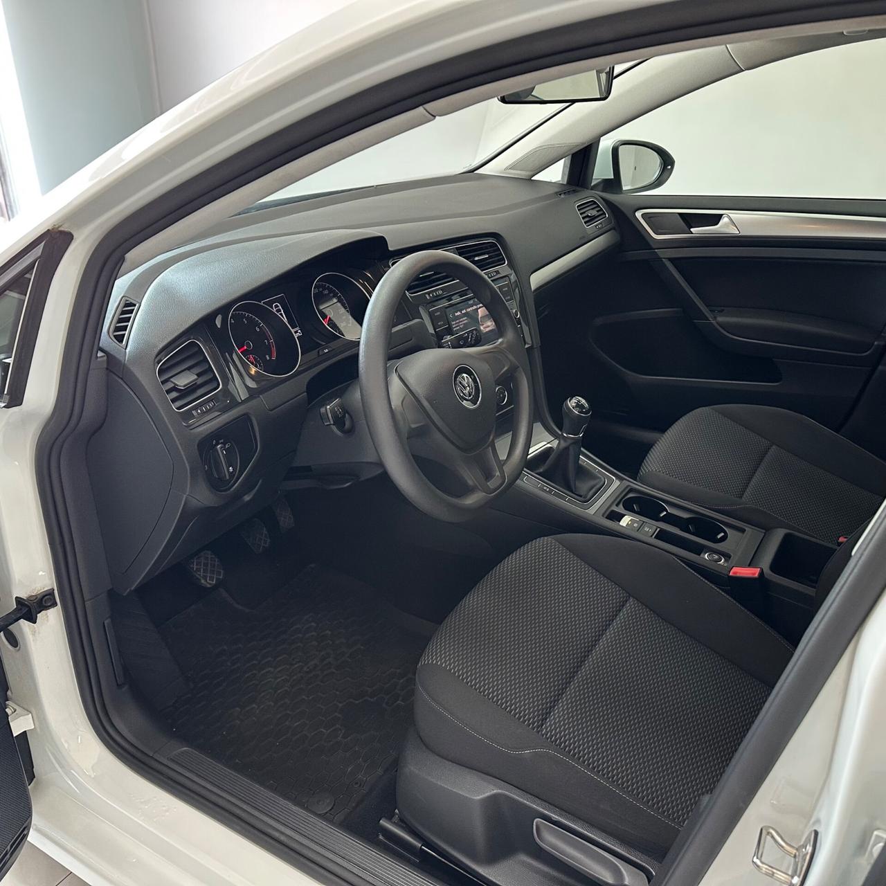 Volkswagen Golf 5p 1.0 tsi Trendline Tech