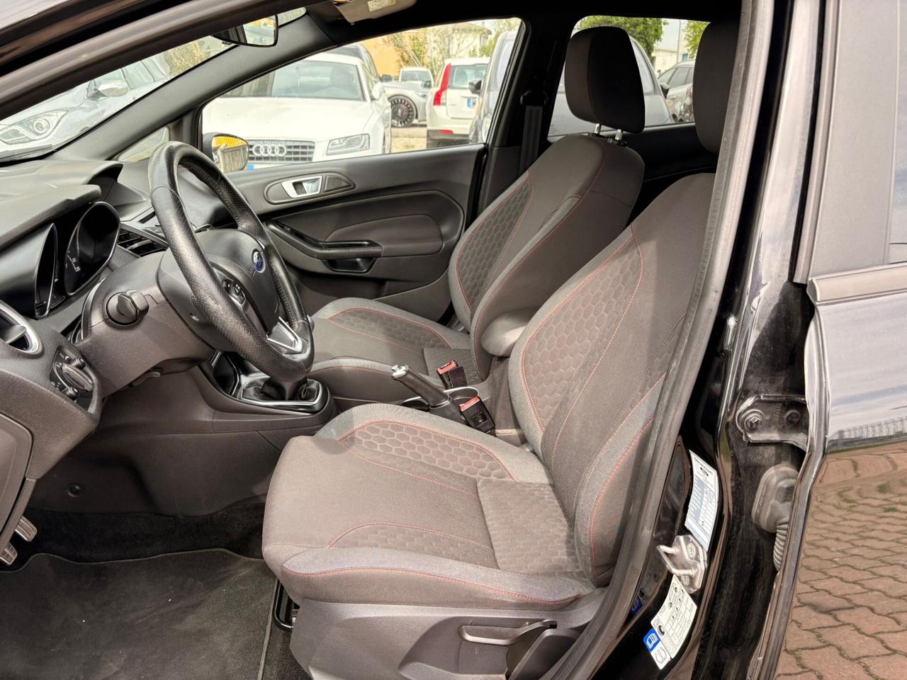 Ford Fiesta 1.5 TDCi 75CV 5 porte ST-Line