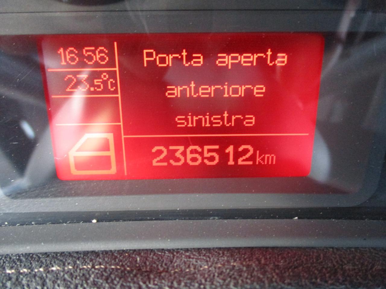 Alfa Romeo MiTo 1.3 JTDm-2 95 CV Distinctive Sport Pack
