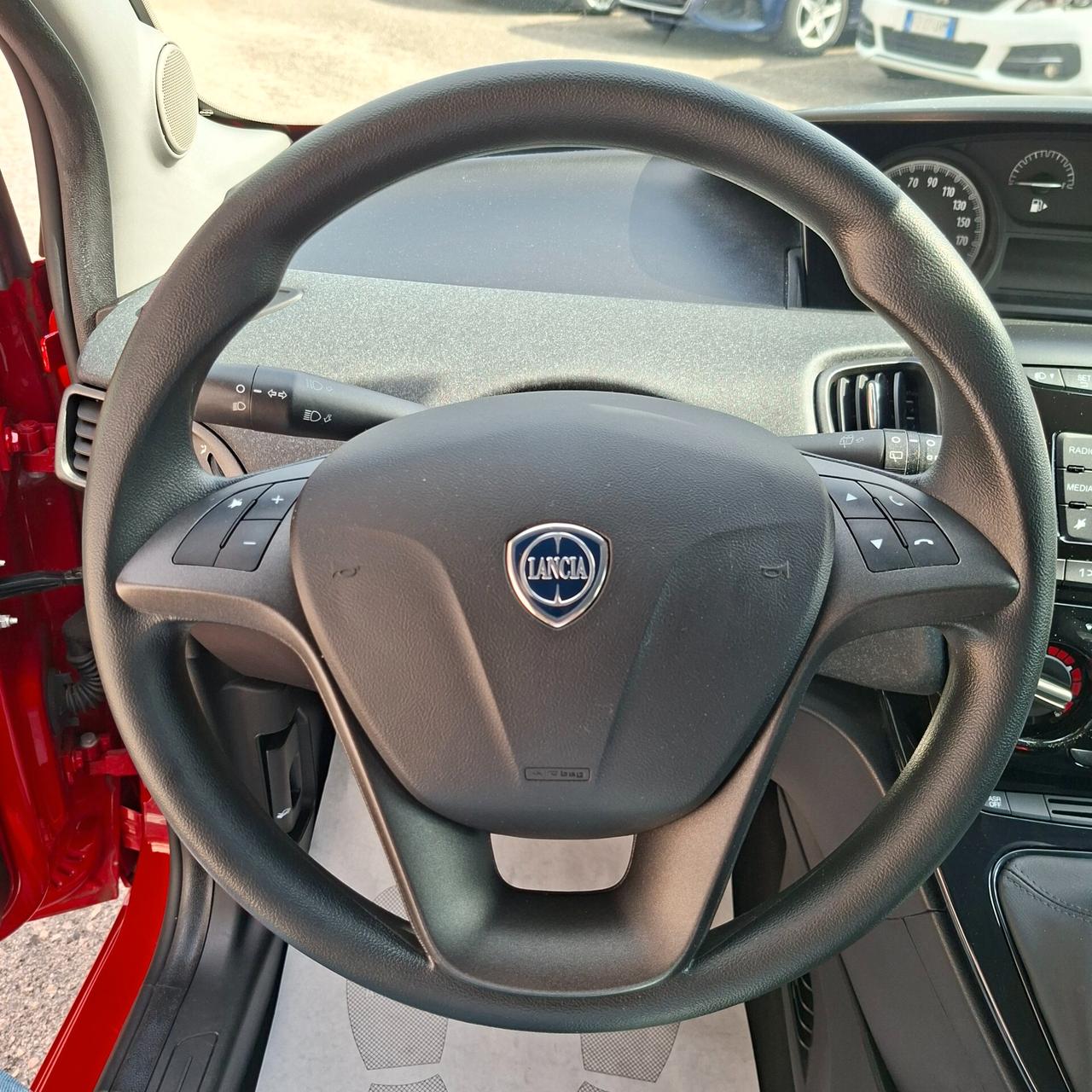 Lancia Ypsilon 1.0 Bz 70 Cv Hybrid Silver