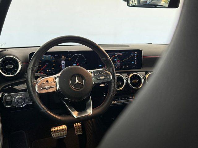 MERCEDES-BENZ A 180 d Premium