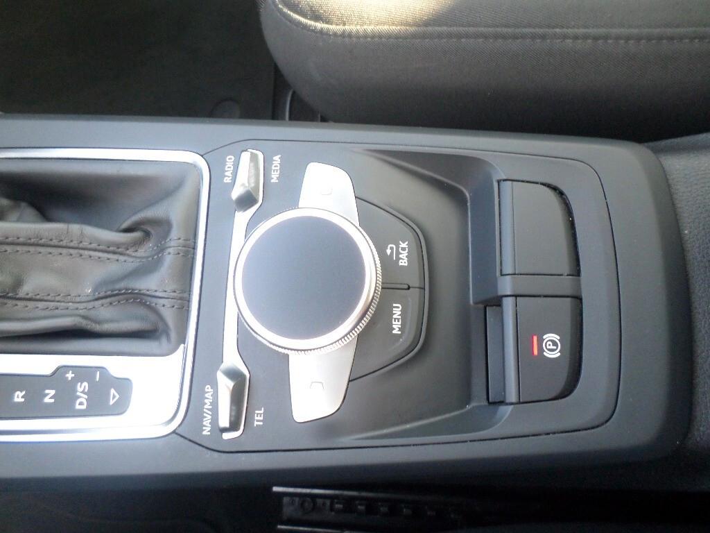 Audi Q2 35 TDI quattro S tronic Business Plus