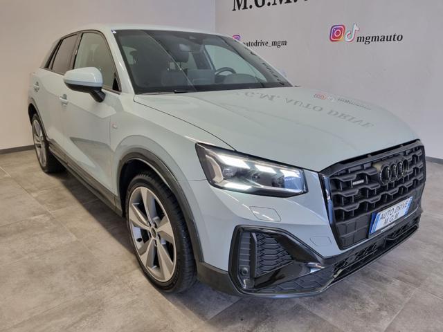 AUDI Q2 40 TFSI quattro S tronic SLINE Identity Black