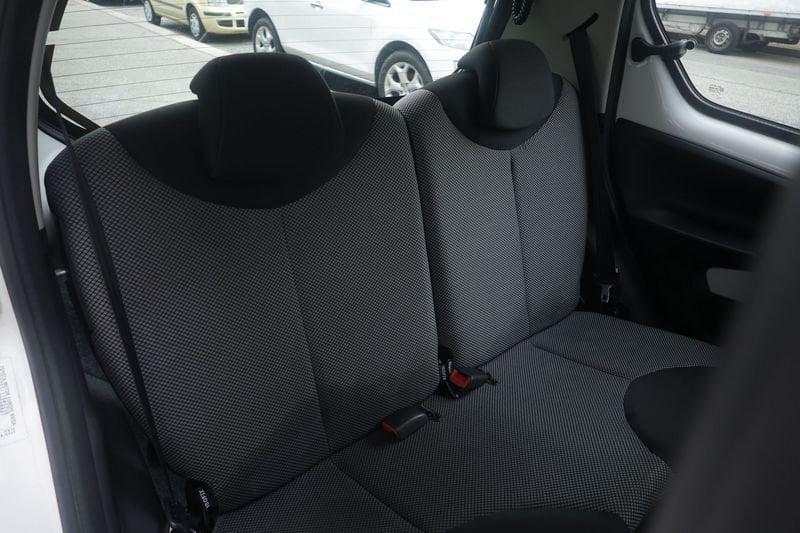 Toyota Aygo Toyota Aygo 1.0 VVT-i Active Connect 50KW ANNO 2013