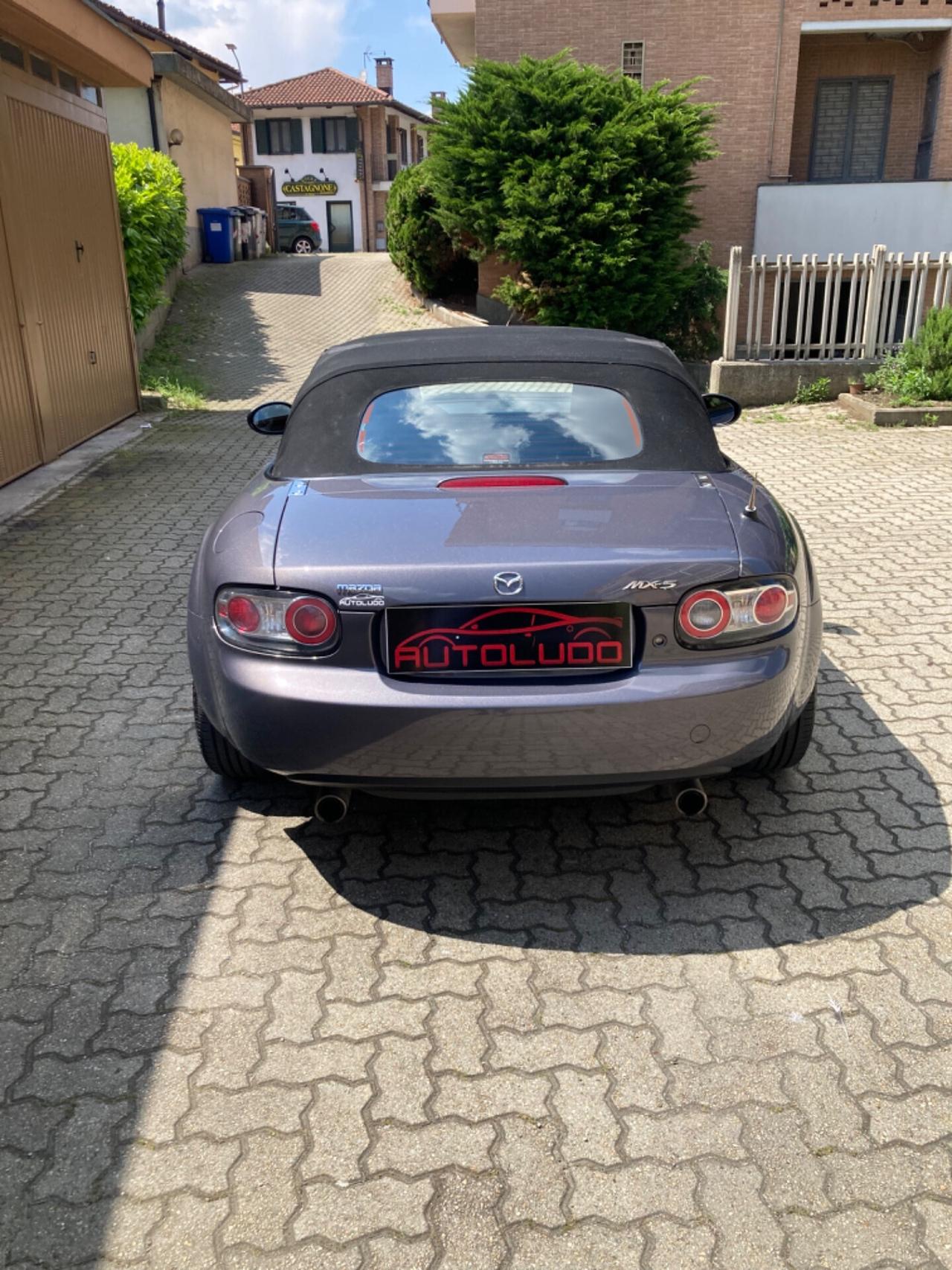 Mazda MX-5 Roadster Coupé 1.8L Fire