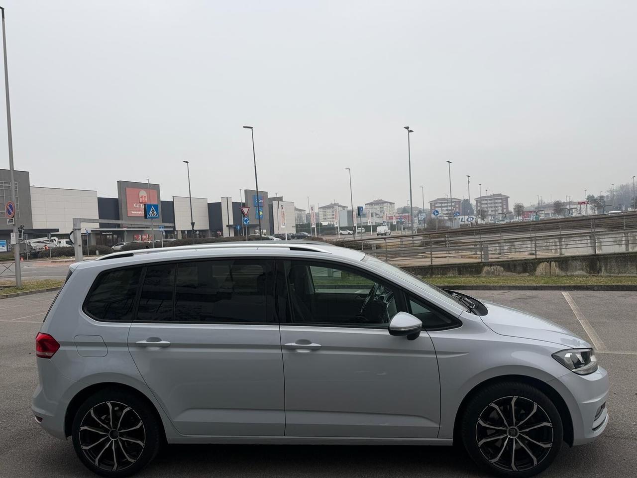 Volkswagen Touran 1.6 TDI 115 CV SCR DSG Executive BlueMotion Tech.