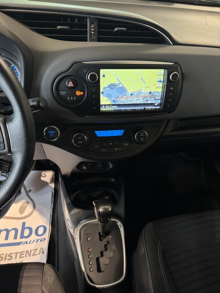 Toyota Yaris 5p 1.5h Style Hybrid aut Pano Navi Cam 16" Neopat