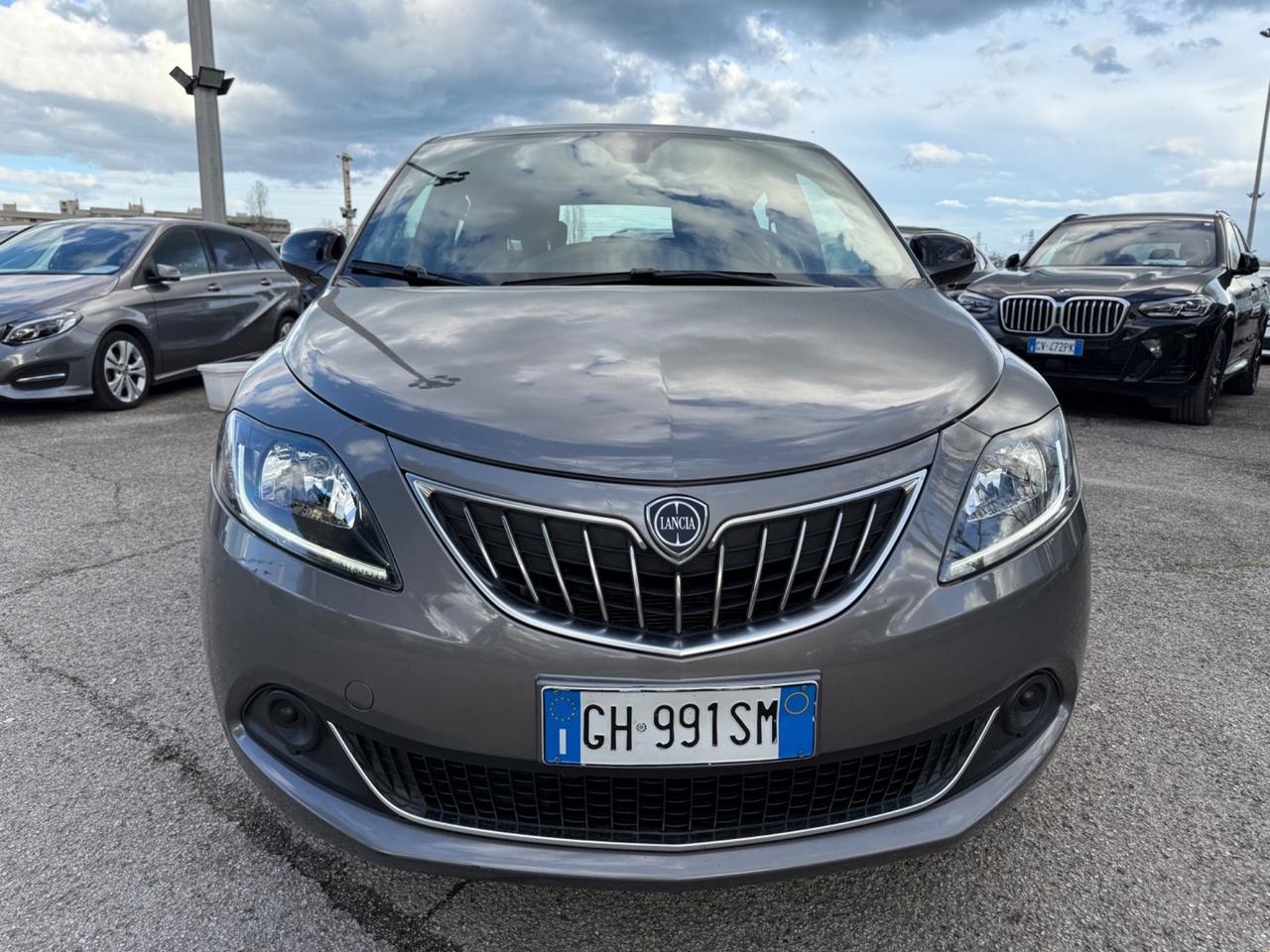 Lancia Ypsilon 1.0 FireFly 5 porte S&S Hybrid Ecochic Silver