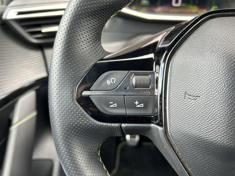Peugeot 208 PureTech 100 5p GT NAVI+CAMERA 1 PROPRIETARIO