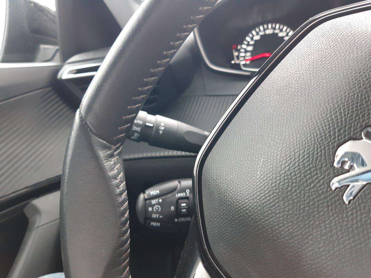 Peugeot 2008 2008 1.2 puretech Allure Pack s&s 100cv