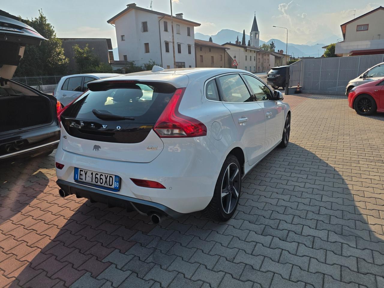 Volvo V40 D2 1.6 R-design perfetta e garantita 12M
