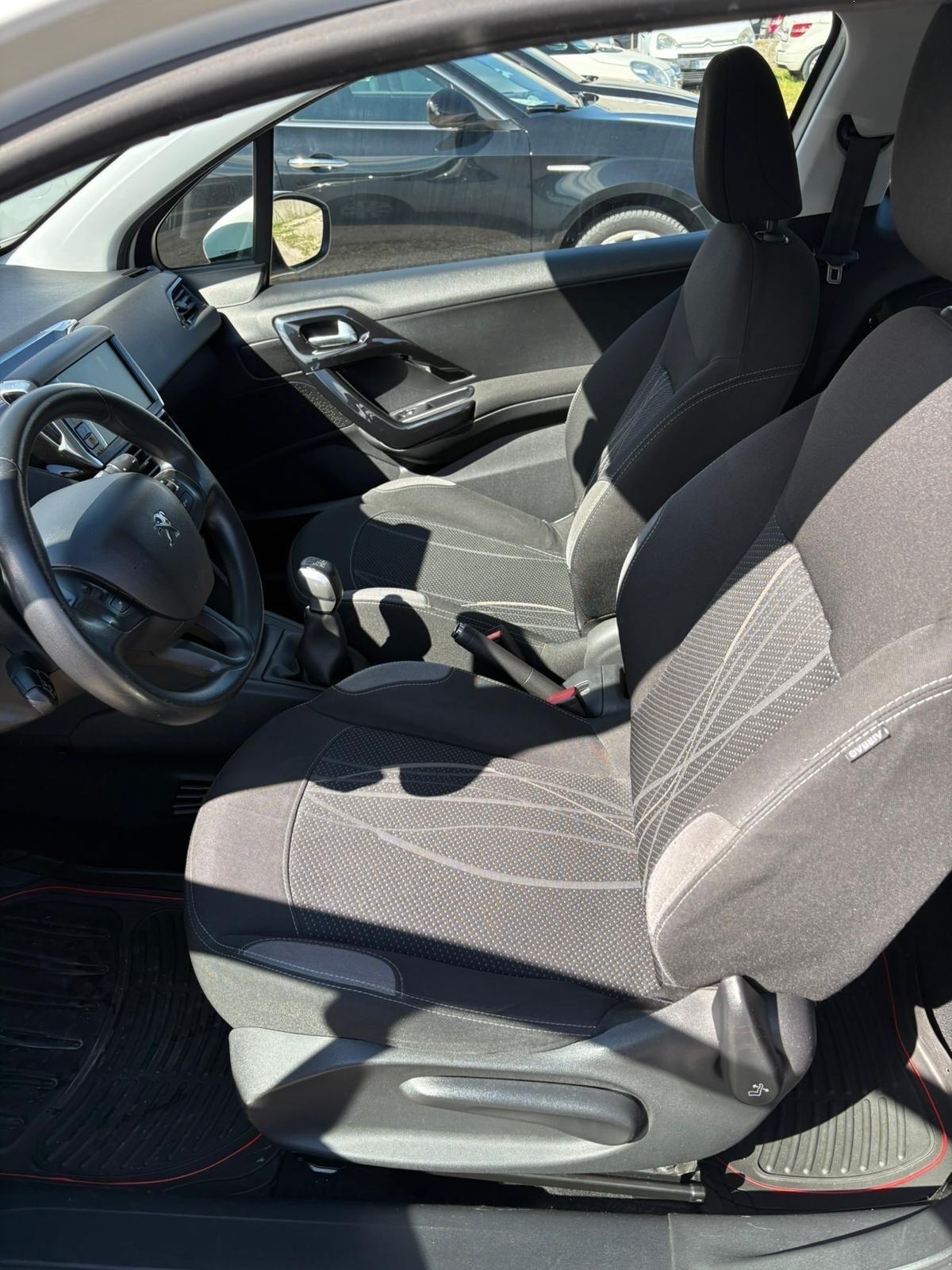 Peugeot 208 1.2 VTi 82 CV 3 porte Allure